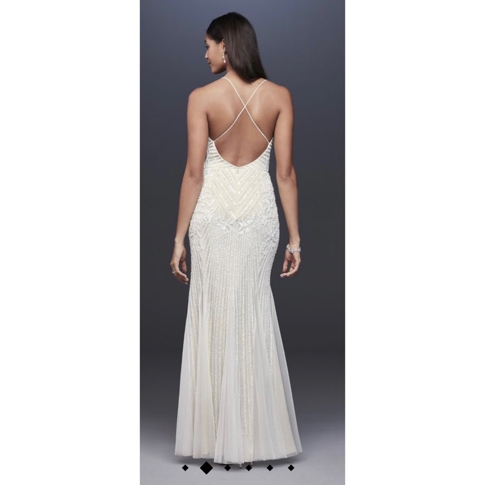 Beautiful wedding dress. Worn once. - Picture 3 of 6